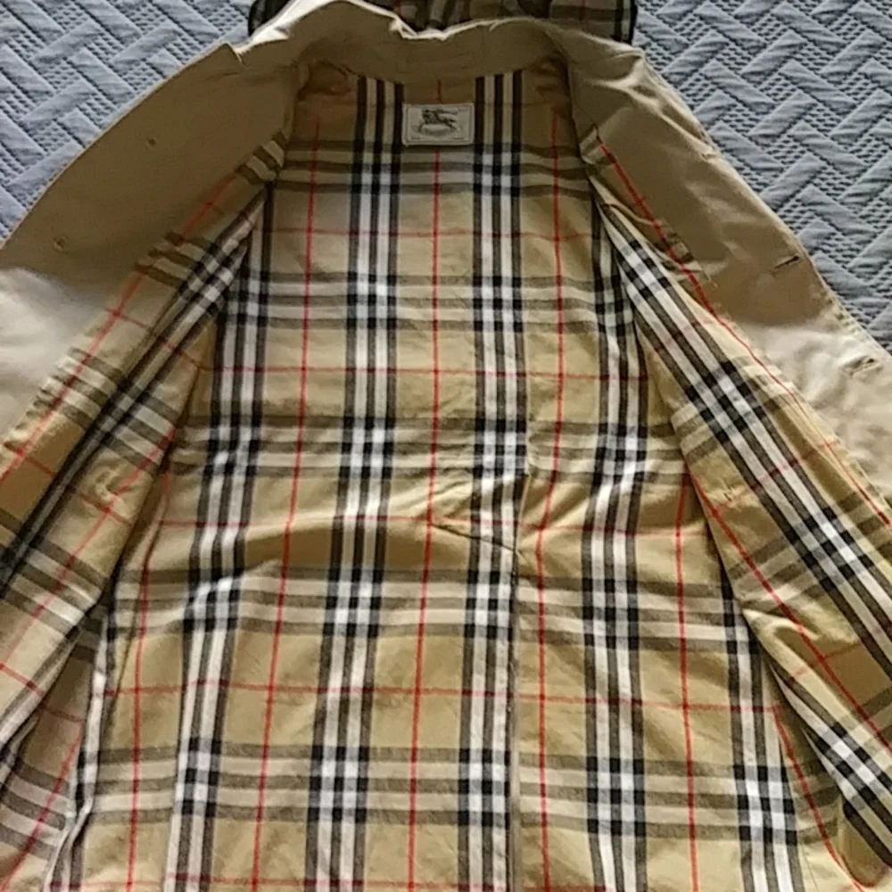 Burberry Burberry's childs kids trench coat 7-8 years 122cm unisex